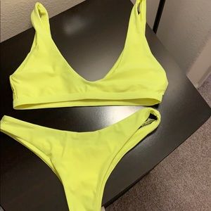 NWOT Neon yellow bikini top & cheeky bottoms